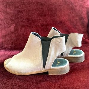 Silver Musse & Cloud Shoes